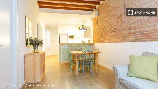 Apartamento de alquiler mensual a unos pasos del metro - BARCELONA