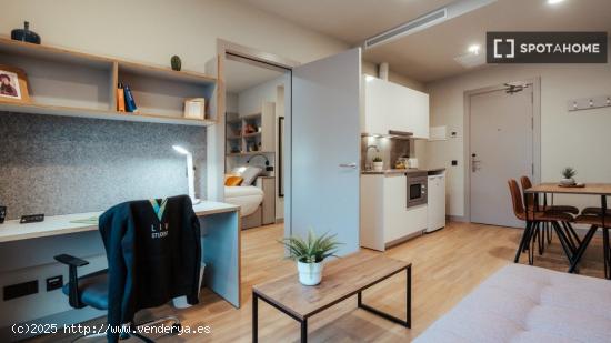 Se alquila habitación en residencia en Barcelona - BARCELONA