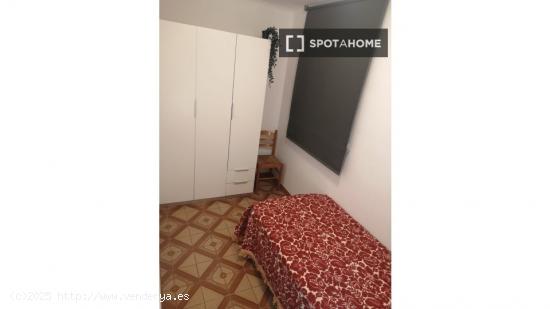 Habitación en piso compartido en Cornellà de Llobregat - BARCELONA