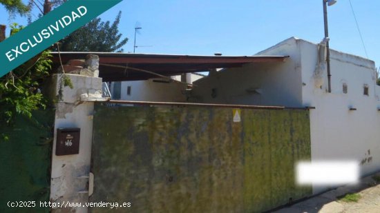 Terreno con vivienda a orillas del Castillo de Larache