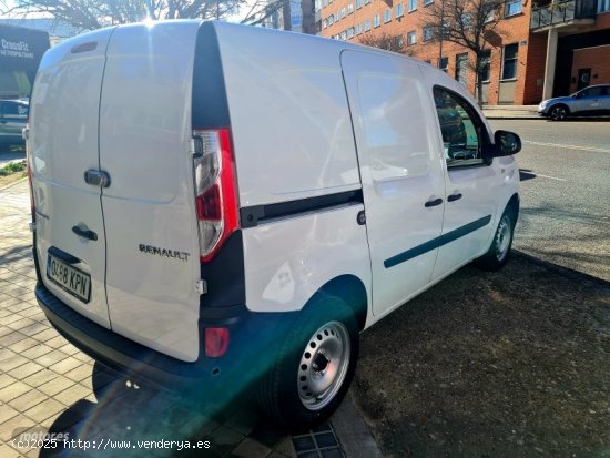 Renault Kangoo 1.5dci 75 cv furgon de 2018 con 155.000 Km por 6.795 EUR. en Madrid