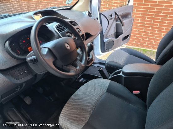 Renault Kangoo 1.5dci 75 cv furgon de 2018 con 155.000 Km por 6.795 EUR. en Madrid