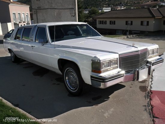 Cadillac Deville Limusina de 1984 con 78.030 Km por 15.000 EUR. en Madrid