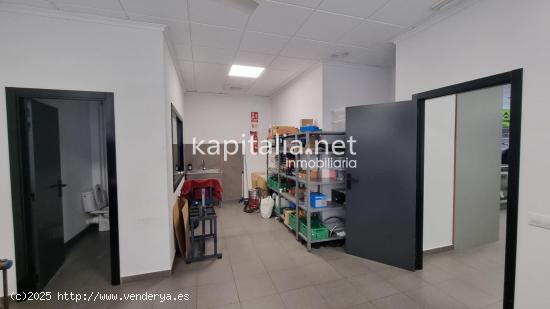 Local comercial chaflan en alquiler en Ontinyent - VALENCIA