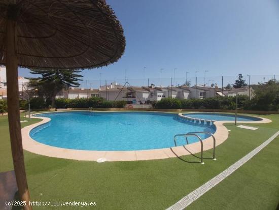 Precioso estudio, zona Acequion- Torrevieja, a tan solo 250 m de la playa - ALICANTE