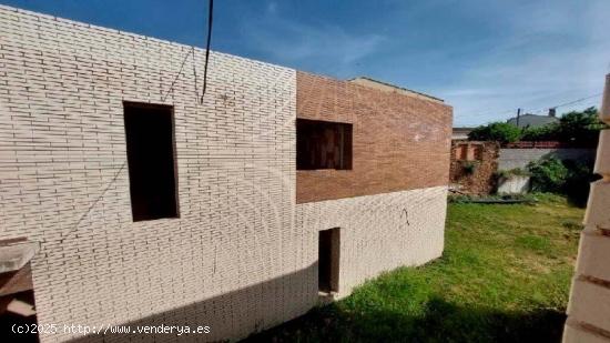 OBRA PARADA A SANT QUINTÍ DE MEDIONA - BARCELONA