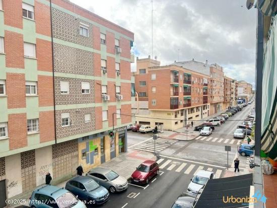 PISO EN MARIA AUXILIADORA DE 3 HABITACIONES BAÑO Y AMPLIO BALCON - BADAJOZ