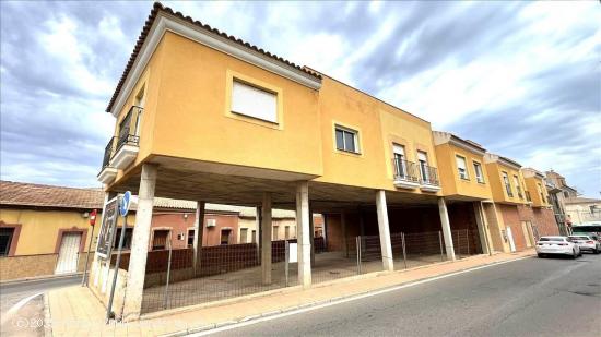 SE VENDE CONJUNTO DE 5 VIVIENDAS + 6 GARAJES EL ALGAR - MURCIA