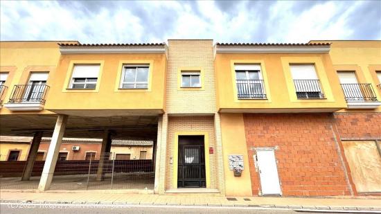 SE VENDE CONJUNTO DE 5 VIVIENDAS + 6 GARAJES EL ALGAR - MURCIA