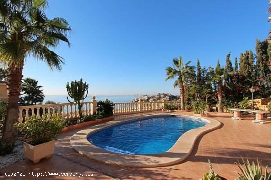 Villa en venta en El Campello (Alicante)