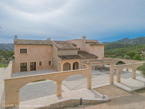 Villa de estilo mallorquín en Camp de Mar - BALEARES