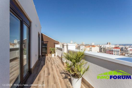 SE ALQUILA ATICO DE LUJO CON TERRAZA EN CUATRO CAMINOS - A CORUÑA