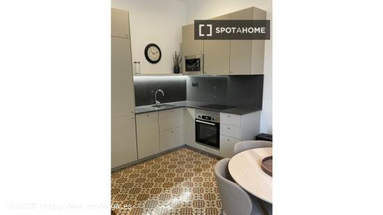 Apartamento entero de 2 dormitorios en Barcelona. - BARCELONA