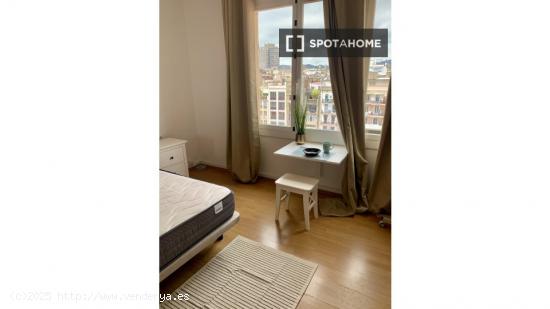 Habitación en piso compartido en barcelona. - BARCELONA