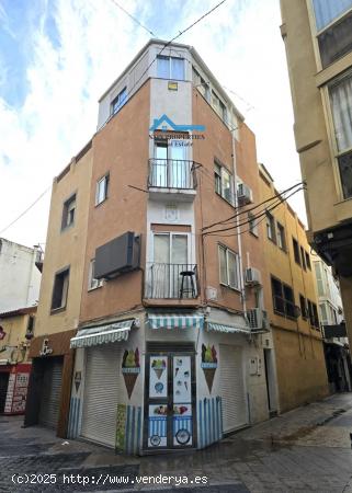  Edificio de 2 plantas con terraza, en el casco antiguo de Benidorm - ALICANTE 