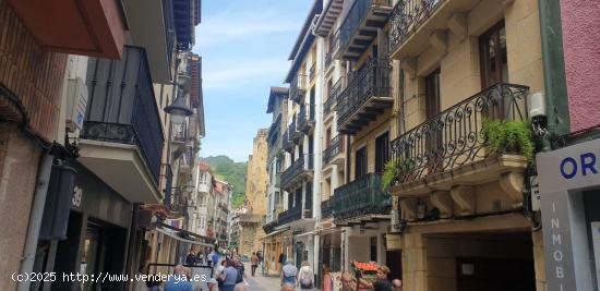 En el centro de Zarautz. - GUIPUZCOA