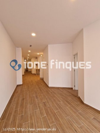  Local comercial en venta  en Montcada i Reixac - Barcelona 