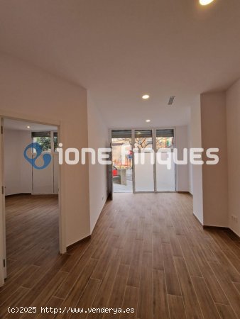 Local comercial en venta  en Montcada i Reixac - Barcelona