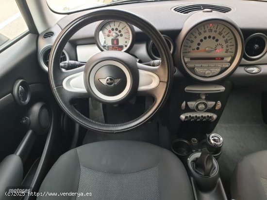 Mini Cooper R56 de 2006 con 102.000 Km por 6.999 EUR. en Madrid