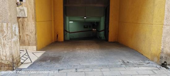  SE VENDE PLAZA DE GARAJE  CON TRASTERO EN MUY BUENA ZONA - ALICANTE 