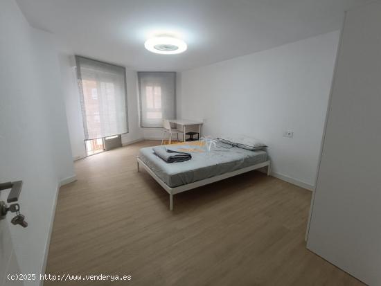 SE ALQUILAN HABITACIONES A PARTIR DE 300 EUROS ZONA PLAZA MADRID - ALICANTE