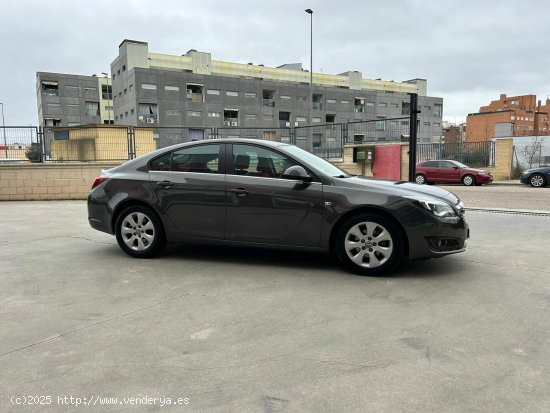 Opel Insignia  1.6CDTI S&S ecoF 100kW (136CV) Selective - Parla