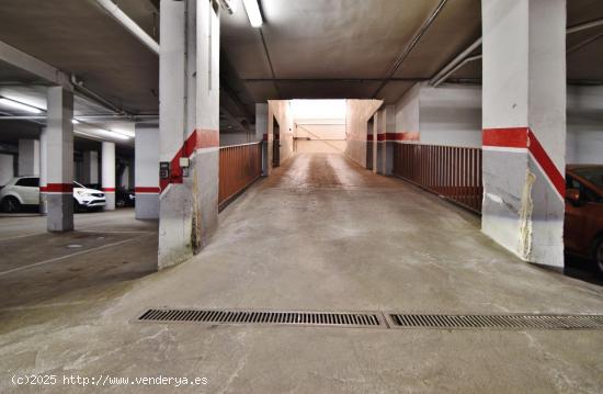 Plaza de garaje en oliveros en calle Maestro Serrano - ALMERIA