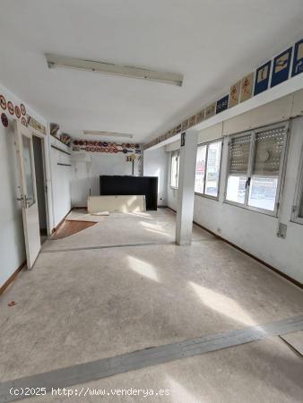 SE VENDE PISO PARA REFORMAR EN RIANXO - PRAZA DE CASTELAO - A CORUÑA