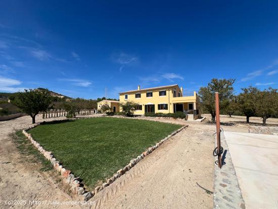 CASA RÚSTICA CON PISCINA CERCA DE PALMA - BALEARES