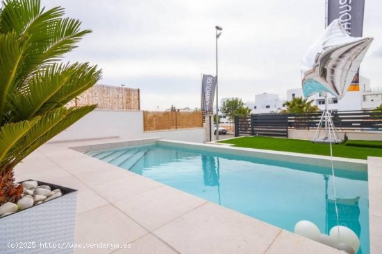 Chalet en venta en Orihuela (Alicante)