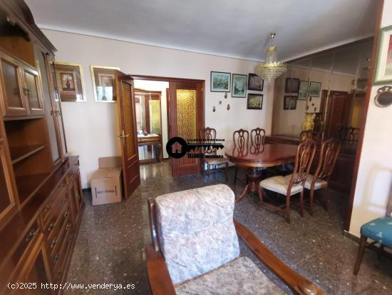 INMOBILIARIA TEJARES VENDE ESTUPENDO PISO FRENTE AL PARQUE ABELARDO SANCHEZ. - ALBACETE