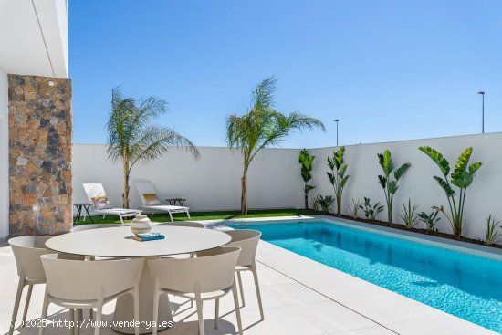 Villa en venta a estrenar en Los Alcázares (Murcia)