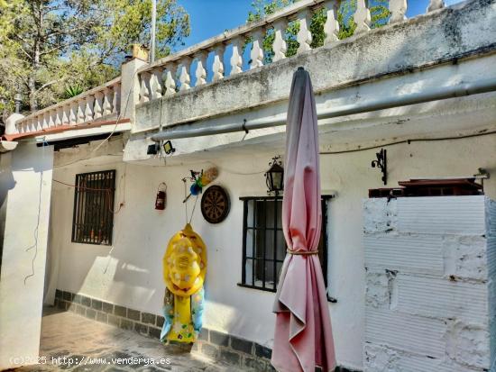 Terreno con pequeña edificación en Valles Altos - BARCELONA