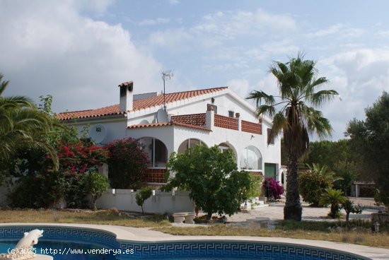 Villa en venta en L Ampolla (Tarragona)