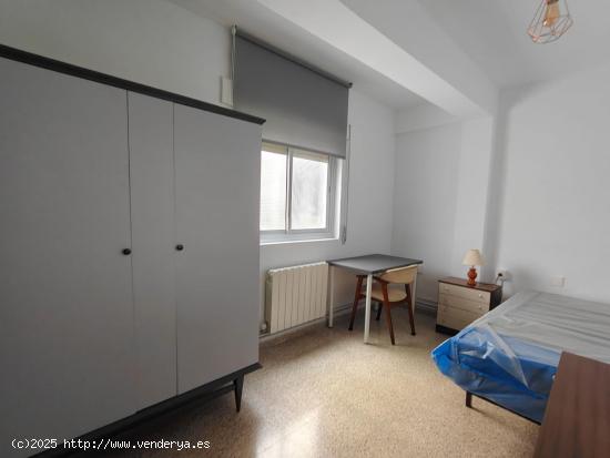  Habitacion para estudiantes en Plaza de Toros - GRANADA 