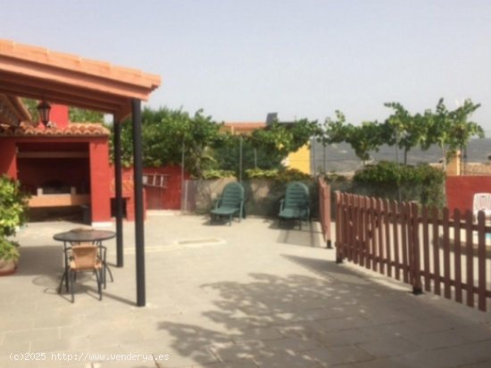 Villa en venta en La Font de la Figuera (Valencia)