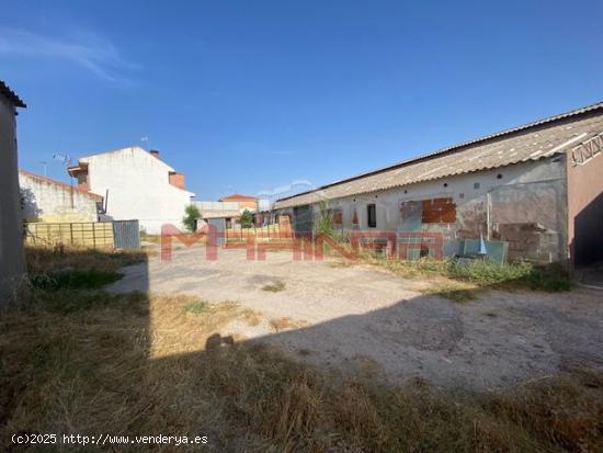 Naves + Vivienda en Esquivias - TOLEDO