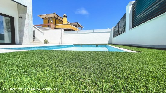 Villa en venta a estrenar en Pilar de la Horadada (Alicante)