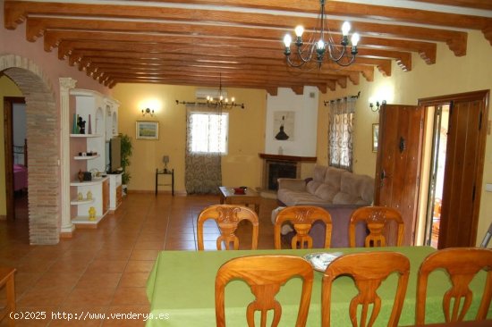 Villa en alquiler en Nerja (Málaga)