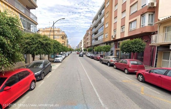 Local en venta en Rincón de la Victoria (Málaga)