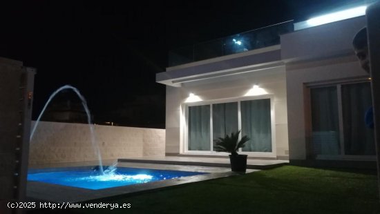 Villa en venta a estrenar en Los Montesinos (Alicante)