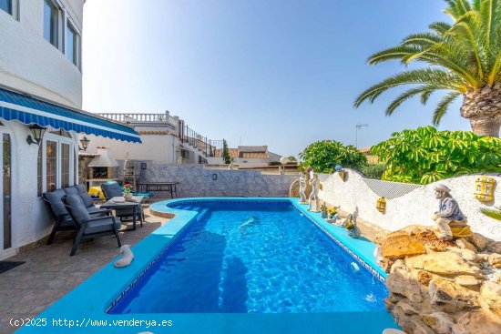 Villa en venta en Orihuela (Alicante)