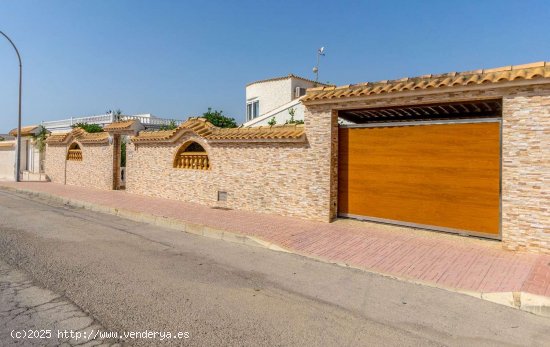 Villa en venta en Orihuela (Alicante)