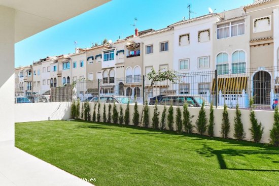 Bungalow en venta a estrenar en Torrevieja (Alicante)