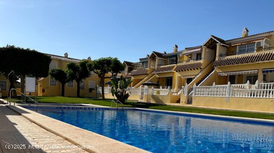 Bungalow en venta en San Miguel de Salinas (Alicante)