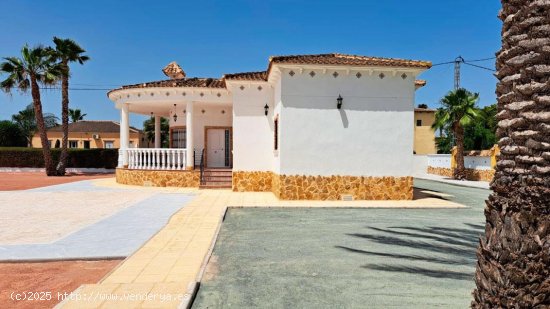 Chalet en venta en Catral (Alicante)