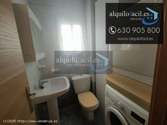 SE ALQUILA 8 HABITACIONES A ESTUDIANTES EN C/ DOCTOR FERRÁN POR 300€ TODO INCLUIDO