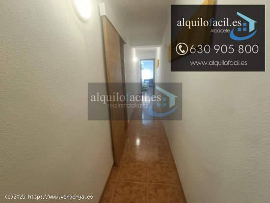 SE ALQUILA 8 HABITACIONES A ESTUDIANTES EN C/ DOCTOR FERRÁN POR 300€ TODO INCLUIDO