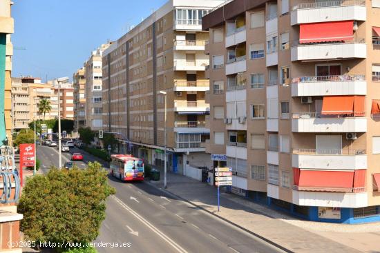 REF.- 68 – Apartamento a tan solo 100 metros de la playa del Acequión – Torrevieja - ALICANTE