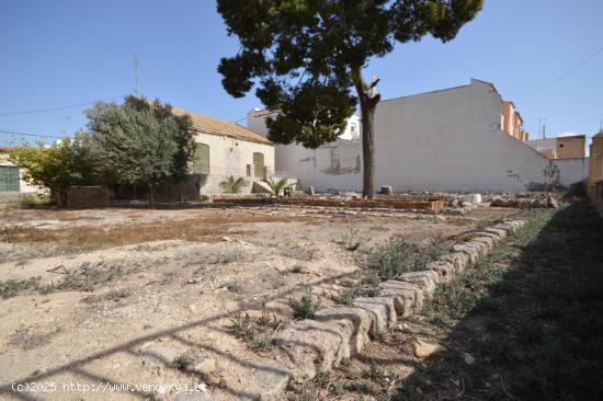 PLANTA BAJA EN VENTA CON PARCELA DE 1.152M2, BARRIO PERAL - MURCIA